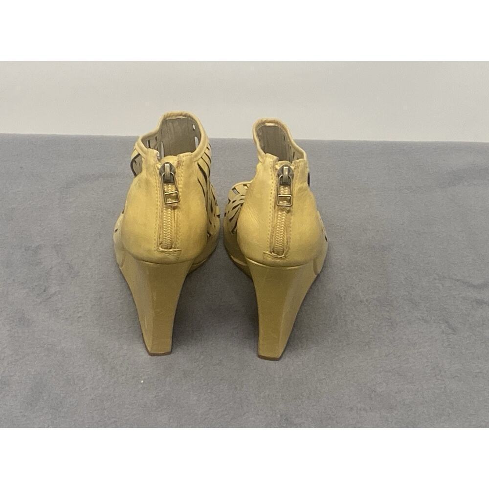 Pour La Victorie Women’s Leather Wedge Peep Toe Shoes Size 8‎ Yellow - Picture 4 of 5